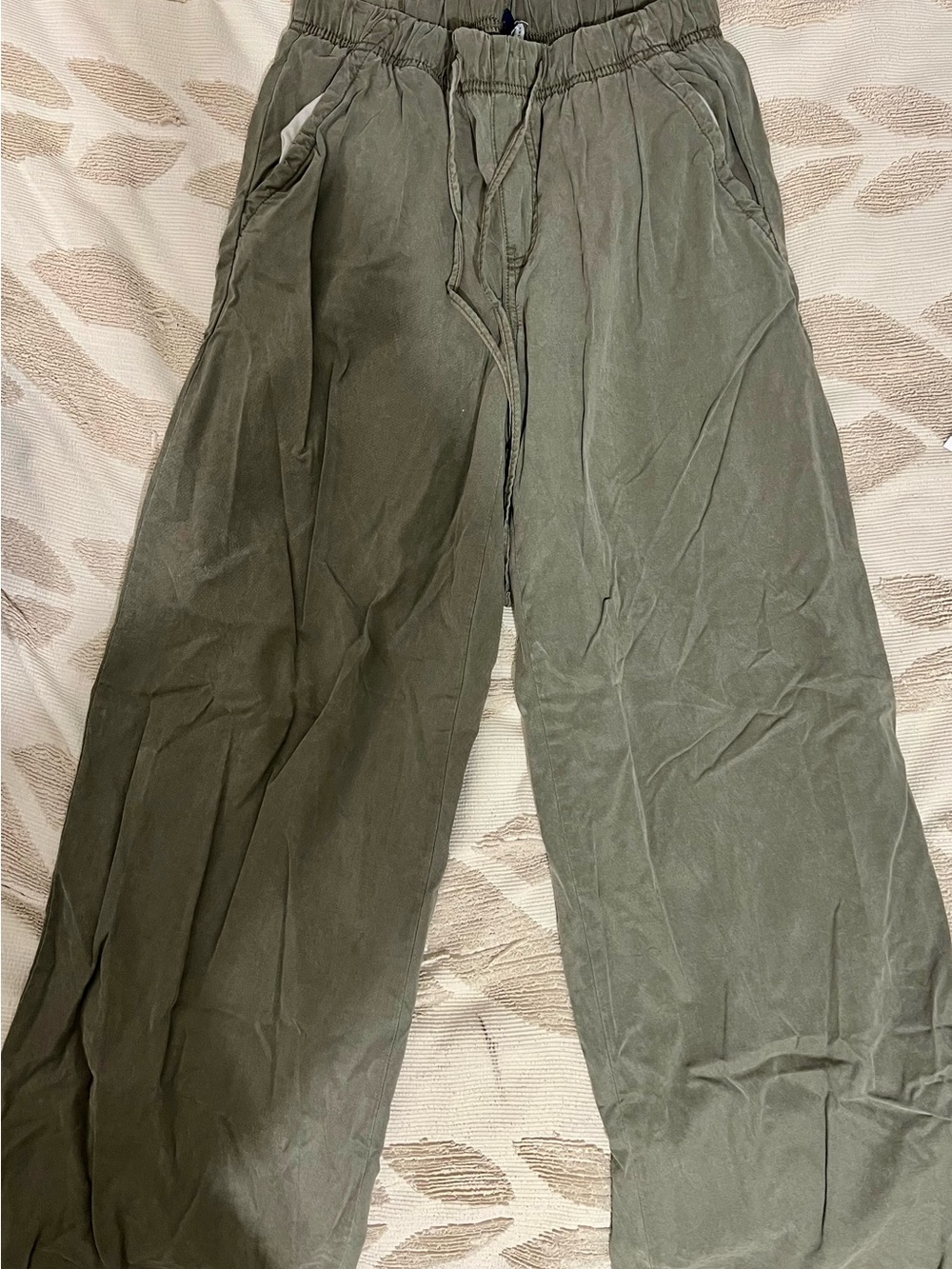 American Eagle Outfitters Olive Green Drawstring Dreamy Drape
Chinos
